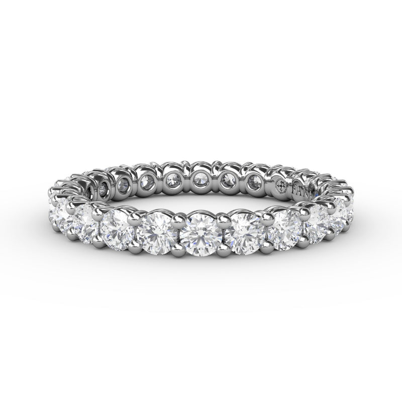 Fana Chunky Shared Prong Eternity Band